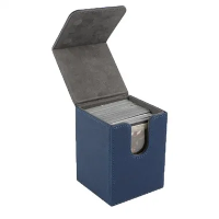 La caixa de cartes de la baralla té més de 100 cartes